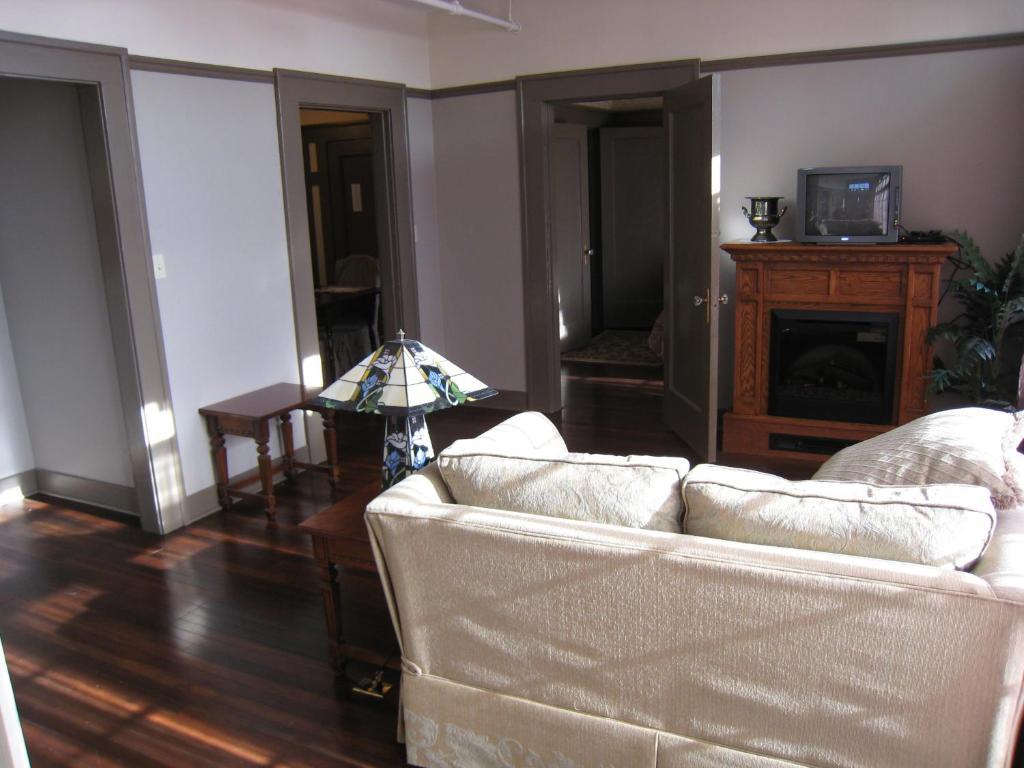 Rodmay Hotel Powell River Habitación foto